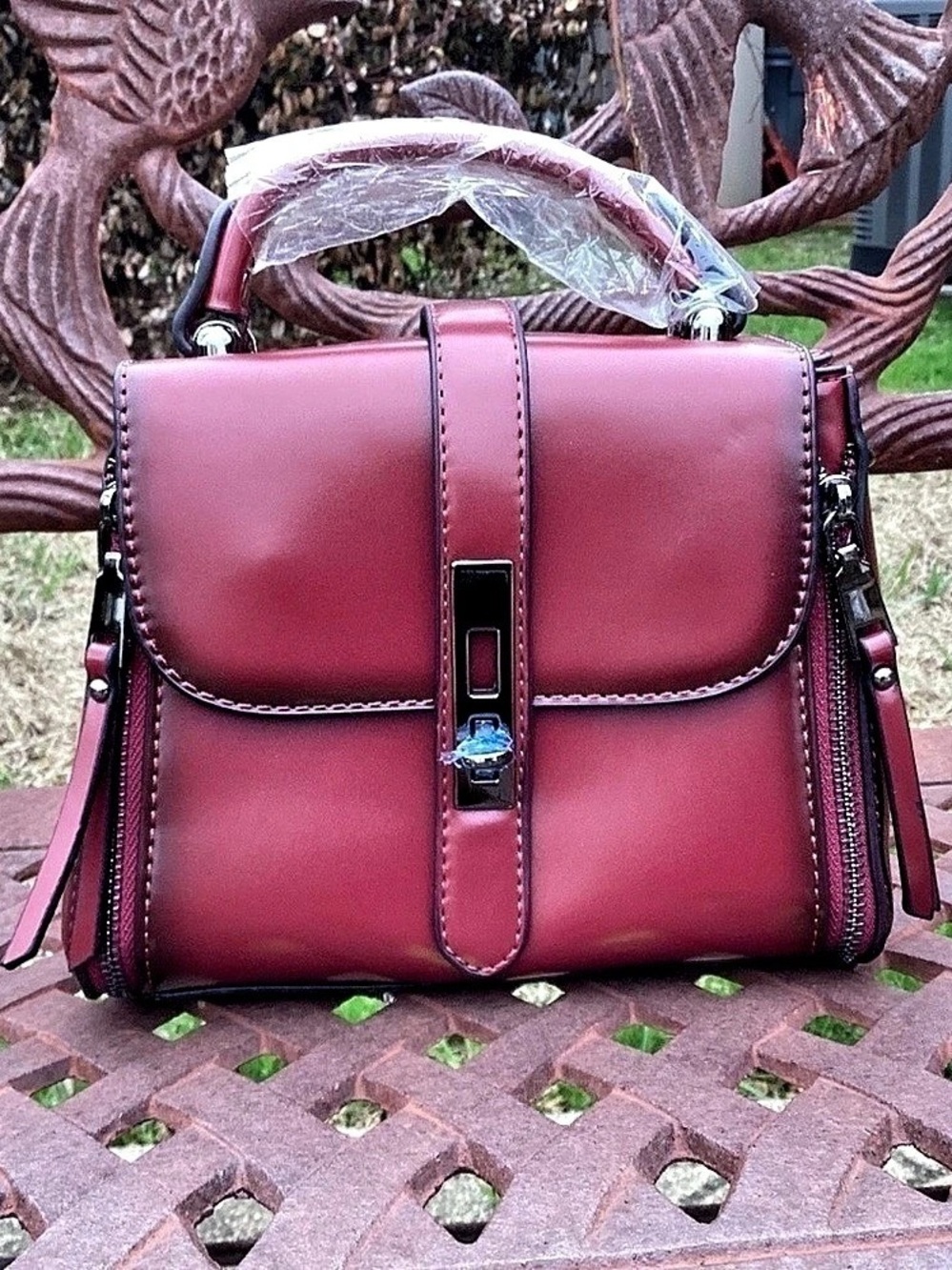 NWT Sama Ye Red Vintage Style Fashion Trend Shoulder Saddle Bag